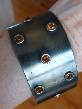💚5/$25💚 Chunky Brass Cuff Bracelet With Topaz Colored Stones